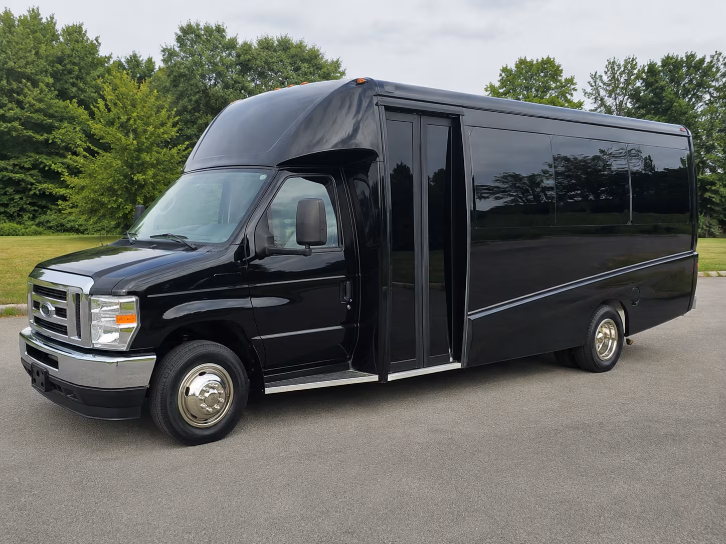 minibuses for small group and gifted program field trips in north las vegas